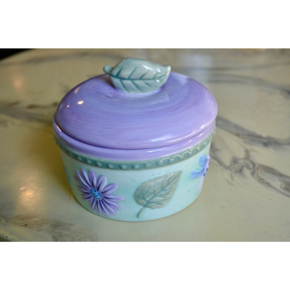 Vintage Favorite Things Lidded Dragonfly Floral Dish - Picture 3 of 5